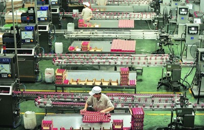 中國飲料界的"現(xiàn)金奶牛":靠名字火了20年,1款產(chǎn)品賣出100億