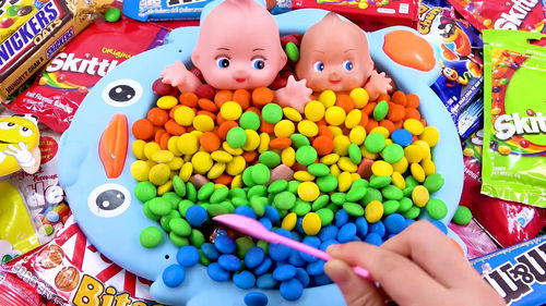 用m豆彩色糖果來做糖果浴缸澡,趣味diy