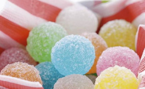 酸到睜不開眼 的5種糖果,能全部吃完的,定是檸檬精本精了